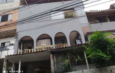 Imagem: A casa possui 3 Dormitórios, 2 Banheiros, 120m² de Área e