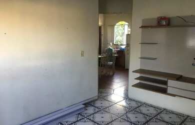 Imagem: A casa possui 2 Dormitórios, 1 Banheiro e está localizado