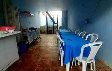 Imagem: A casa possui 1 Dormitório, 3 Banheiros, 1 Vaga na garagem