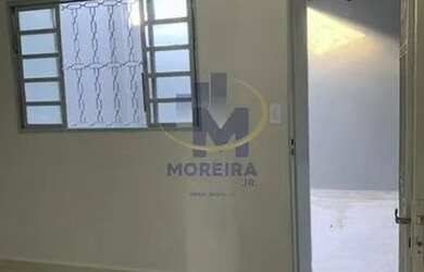 Imagem: A casa possui 2 Dormitórios, 1 Banheiro, 3 Vagas na garagem