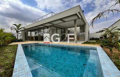 Imagem: A casa em condomínio possui 4 Dormitórios, 5 Banheiros, 4