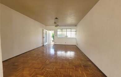 Imagem: A casa possui 3 Dormitórios, 2 Banheiros e 168m² de Área