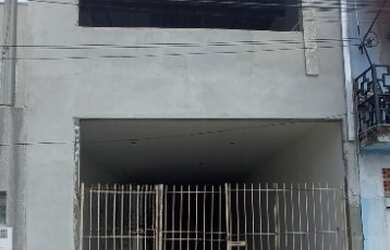 Imagem: A casa possui 1 Dormitório, 1 Banheiro, 2 Vagas na garagem