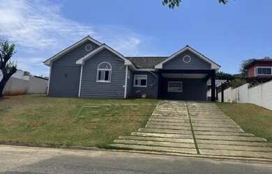 Imagem: A casa em condomínio possui 3 Dormitórios, 3 Banheiros, 5