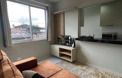 Imagem: O apartamento possui 1 Dormitório, 1 Banheiro, 1 Vaga na garagem