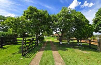 Imagem: A chácara possui 96.000m² de Área e está localizado em