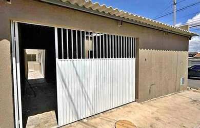 Imagem: A casa possui 3 Dormitórios, 2 Banheiros, Imóvel mobiliado