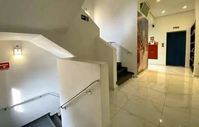 Imagem 9: Prédio comercial à venda em Cotia-SP Galpão com 4 salas, 14 banheiros,...