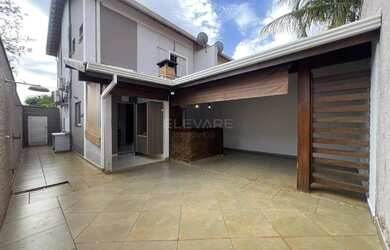 Imagem: A casa em condomínio possui 3 Dormitórios, 3 Banheiros, 2