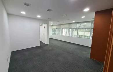 Imagem: O depósito possui 1 Vaga na garagem, 51m² de Área e está