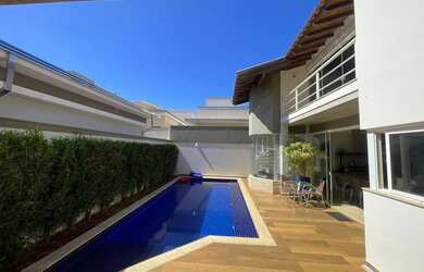 Imagem: A casa em condomínio possui 3 Dormitórios, 5 Banheiros, 2