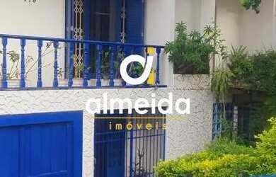 Imagem: A casa possui 5 Dormitórios, 5 Banheiros, 4 Vagas na garagem