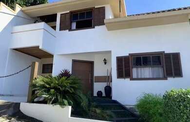 Imagem: A casa em condomínio possui 3 Dormitórios, 5 Banheiros, 4