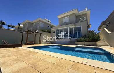 Imagem: A casa em condomínio possui 3 Dormitórios, 5 Banheiros, 4