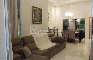 Imagem: A casa em condomínio possui 3 Dormitórios, 3 Banheiros, 2