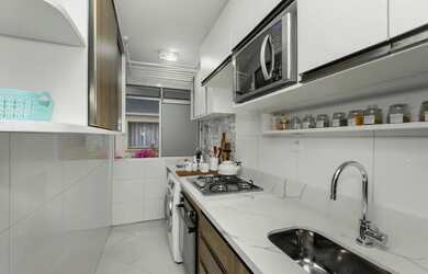 Imagem: O apartamento possui 3 Dormitórios, 1 Banheiro, 1 Vaga na garagem