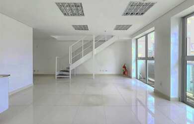 Imagem: O depósito possui 1 Vaga na garagem, 80m² de Área e Imóvel