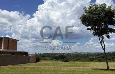 Imagem: O terreno possui 10m² de Área, Imóvel novo e está localizado