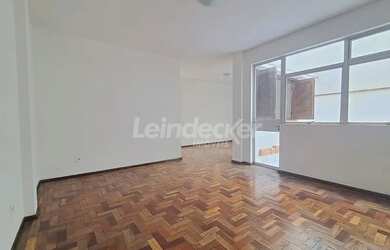 Imagem: O apartamento possui 2 Dormitórios, 1 Banheiro, 146m² de Área