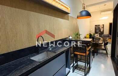 Imagem: A casa possui 3 Dormitórios, 2 Banheiros, 2 Vagas na garagem