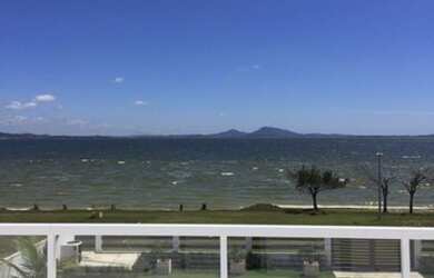 Imagem: A casa em condomínio possui 5 Dormitórios, 4 Banheiros, 4