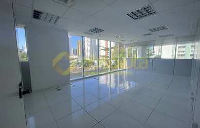 Imagem: O depósito possui 5 Vagas na garagem, 350m² de Área e está