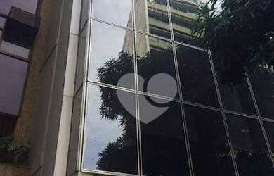 Imagem: O depósito possui 3 Vagas na garagem e 765m² de Área e está