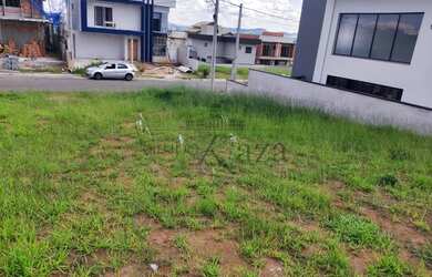 Imagem: O terreno possui 250m² de Área e está localizado em Loteamento