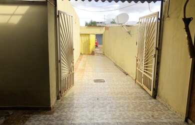 Imagem 3: Aluga se ou vendo casa no céu azul próximo a igreja católica