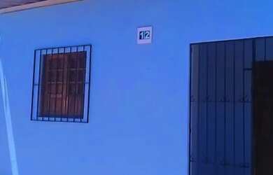 Imagem: A casa possui 2 Dormitórios, 1 Banheiro e está localizado