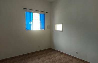 Imagem: A casa possui 1 Dormitório, 1 Banheiro e está localizado