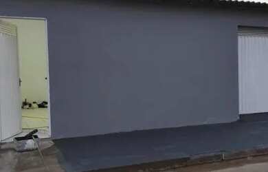 Imagem: A casa possui 2 Dormitórios, 1 Banheiro, 2 Vagas na garagem