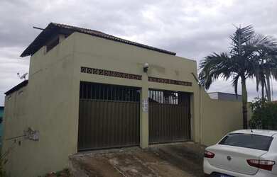 Imagem: A casa em condomínio possui 4 Dormitórios, 4 Banheiros, 2