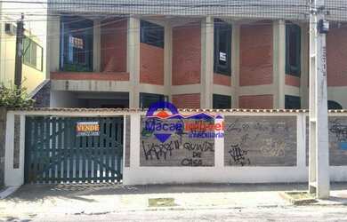 Imagem: A casa possui 4 Dormitórios, 3 Banheiros, 2 Vagas na garagem