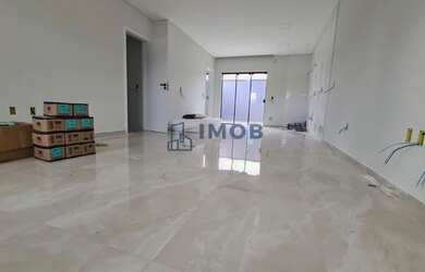 Imagem: A casa à venda possui 3 Dormitórios, 2 Banheiros e 129m²