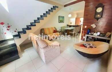 Imagem: A casa possui 4 Dormitórios, 3 Banheiros, 4 Vagas na garagem