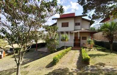 Imagem: A casa em condomínio possui 5 Dormitórios, 5 Banheiros, 5