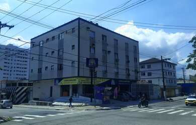 Imagem: O apartamento possui 1 Dormitório, 1 Banheiro, 1 Vaga na garagem