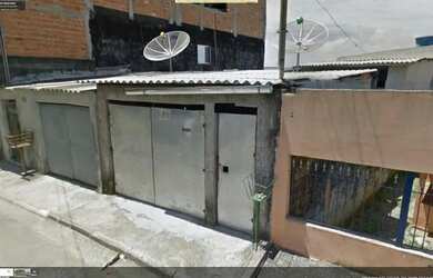 Imagem: A casa possui 3 Dormitórios, 2 Banheiros, 1 Vaga na garagem