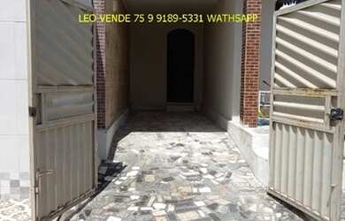 Imagem: A casa possui 2 Dormitórios, 2 Banheiros e 2 Vagas na garagem