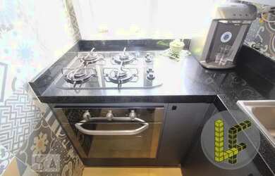 Imagem: O apartamento possui 2 Dormitórios, 1 Banheiro, 2 Vagas na