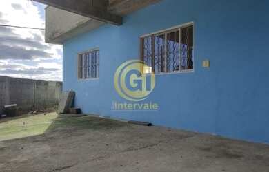 Imagem: A casa possui 2 Dormitórios, 2 Banheiros, 3 Vagas na garagem