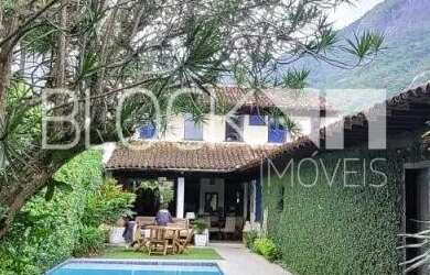 Imagem: A casa em condomínio possui 5 Dormitórios, 5 Banheiros, 4