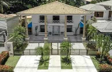 Imagem: A casa possui 5 Dormitórios, 5 Banheiros, 3 Vagas na garagem