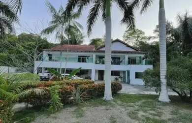 Imagem: A casa em condomínio possui 4 Dormitórios, 5 Banheiros, 5