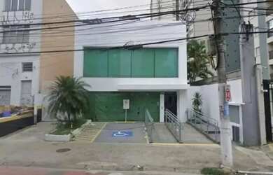 Imagem: O depósito possui 5 Vagas na garagem, 352m² de Área e está