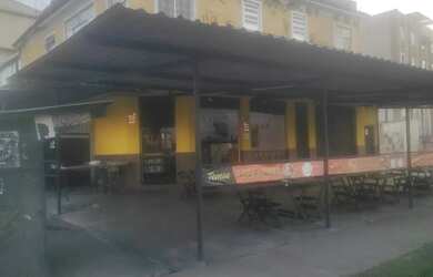 Imagem: O depósito possui 1 Vaga na garagem e 500m² de Área e está