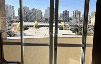 Imagem: O apartamento possui 3 Dormitórios, 1 Banheiro, 1 Vaga na garagem