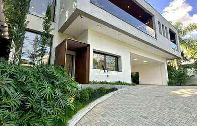 Imagem: A casa em condomínio possui 3 Dormitórios, 5 Banheiros, 5