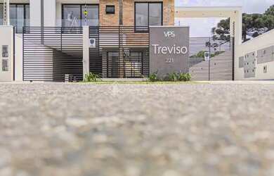 Imagem: A casa em condomínio possui 3 Dormitórios, 3 Banheiros, 139m²